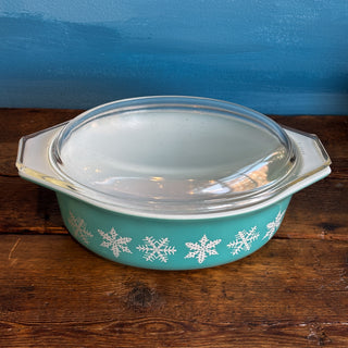 Vintage Pyrex 043 Turquoise Snowflake 1 1/2 Qt Casserole Dish