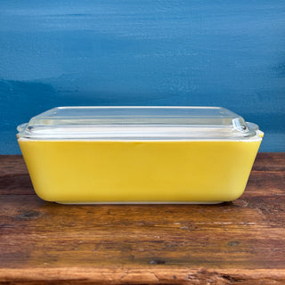 Vintage Pyrex 1940s Primary Colors Fridgies Set