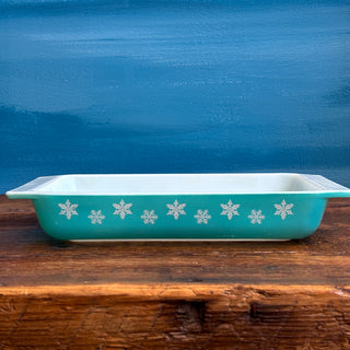 Vintage 1950s Pyrex Snowflake Baking Dish 478-B