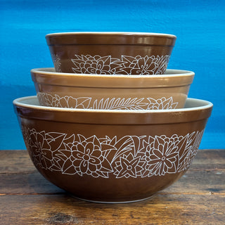 Vintage Pyrex 1970s Woodland Mixing Bowls Set