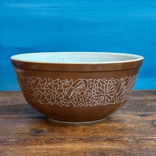 Vintage Pyrex 1970s Woodland Mixing Bowls Set