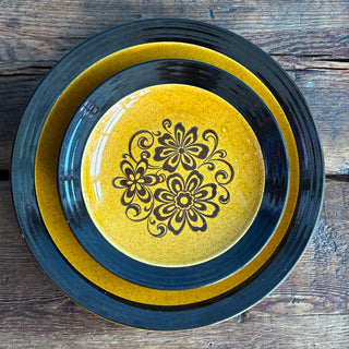 Vintage 1970s Homer Laughlin Decostone Plates