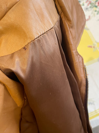 Vintage 1970s Crop Caramel Zip Up Leather Jacket with Beagle Collar