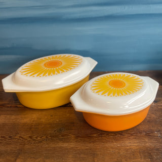Vintage Pyrex 045 Sunflower Casserole Dish 2 1/2 Qt.