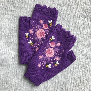 Bee & Blossom Knit Winter Gloves