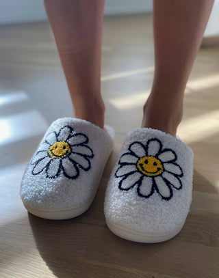 White Smiling Daisies Slippers