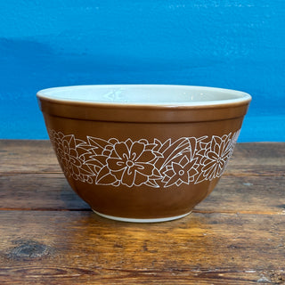 Vintage Pyrex 1970s Woodland Mixing Bowls Set